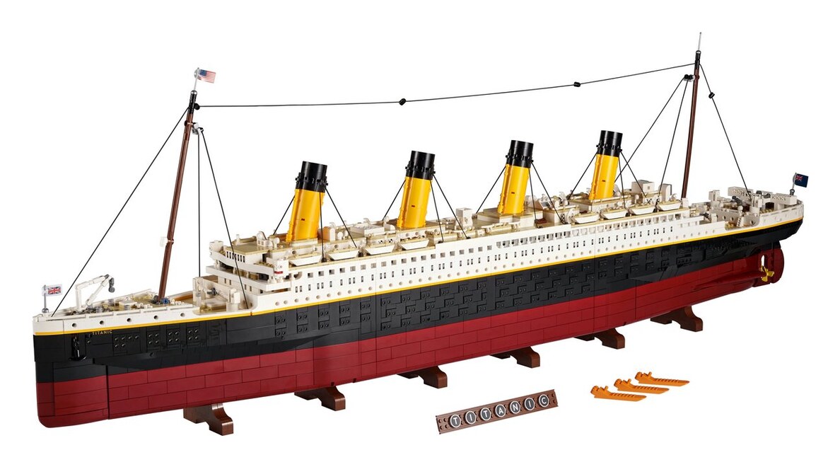 LEGO Icons Titanic